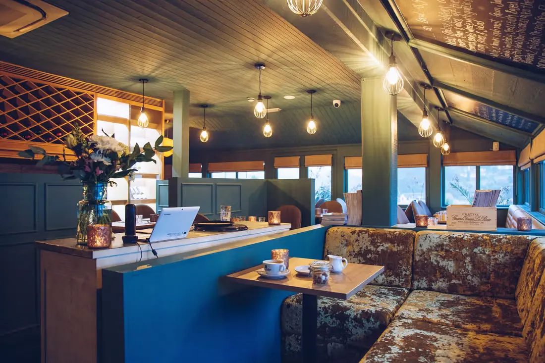 HOOKED ON THE ROCKS, SWANPOOL, FALMOUTH